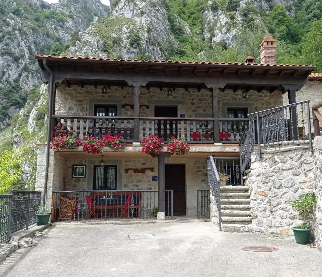 El Portal Del Abuelo Apartment Arenas De Cabrales Exterior photo
